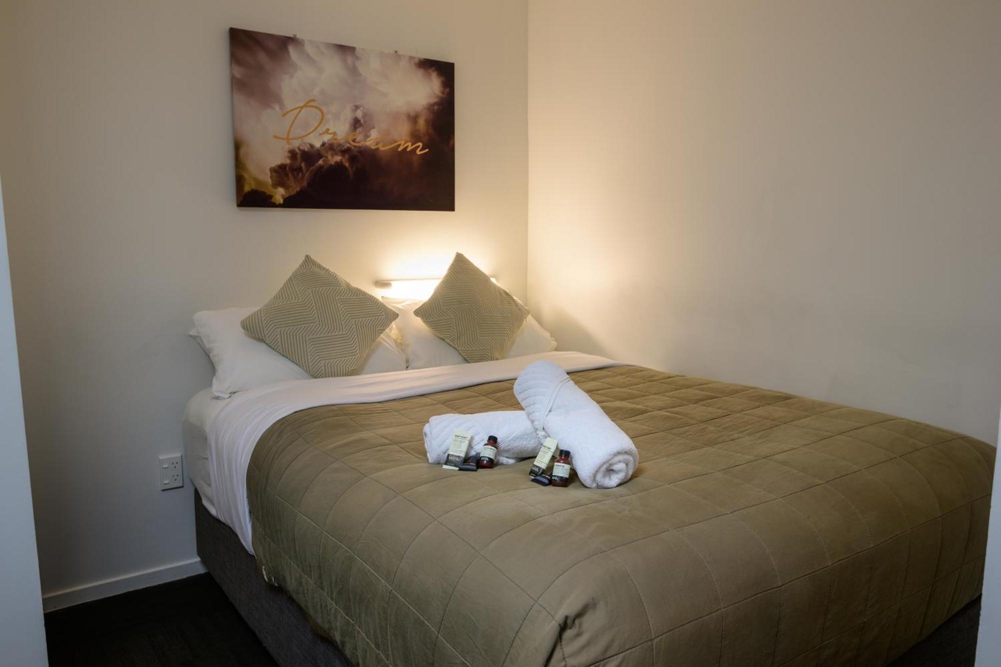 Trek Global Backpackers Hostel Wellington Exterior photo