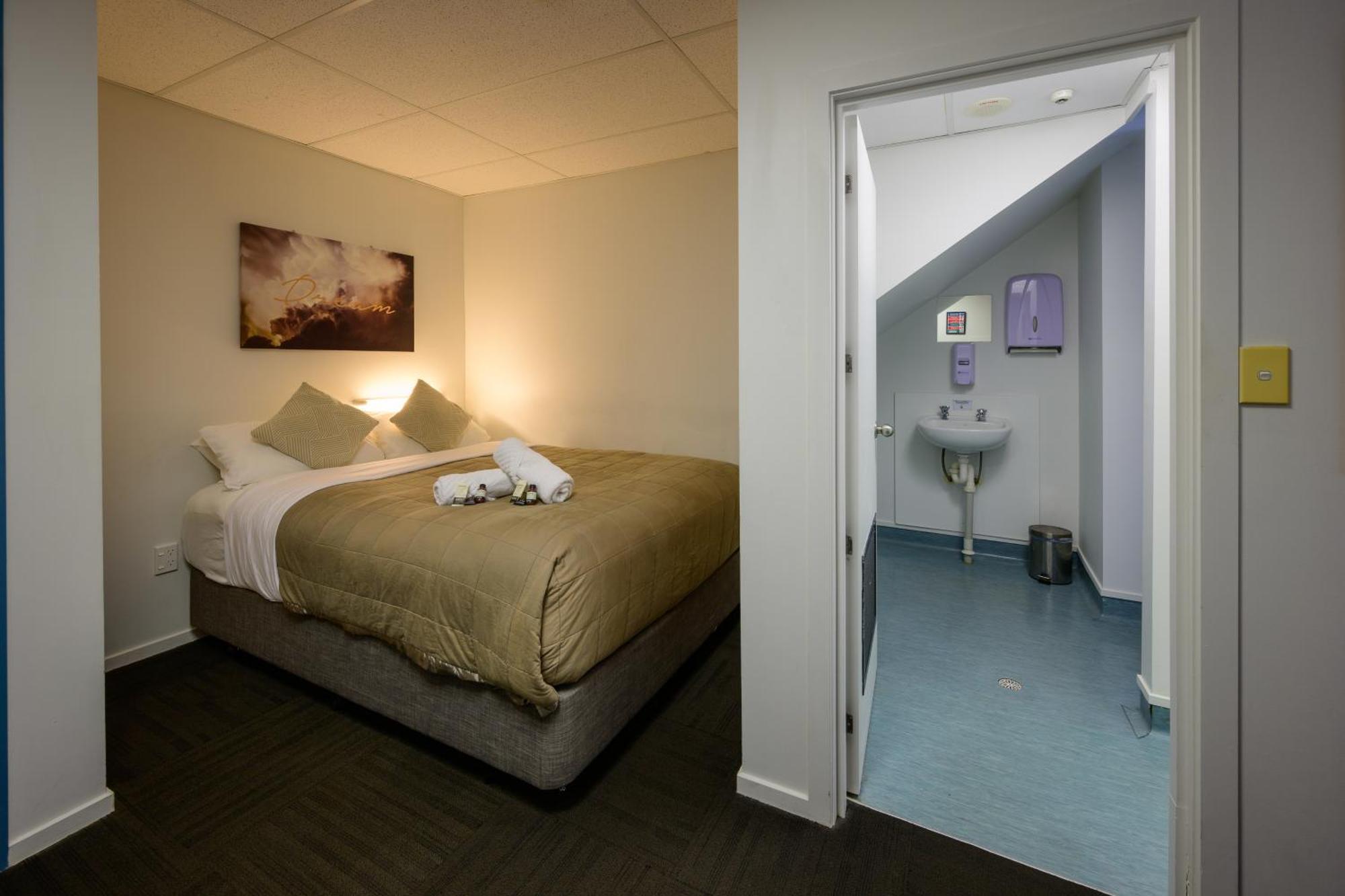 Trek Global Backpackers Hostel Wellington Exterior photo