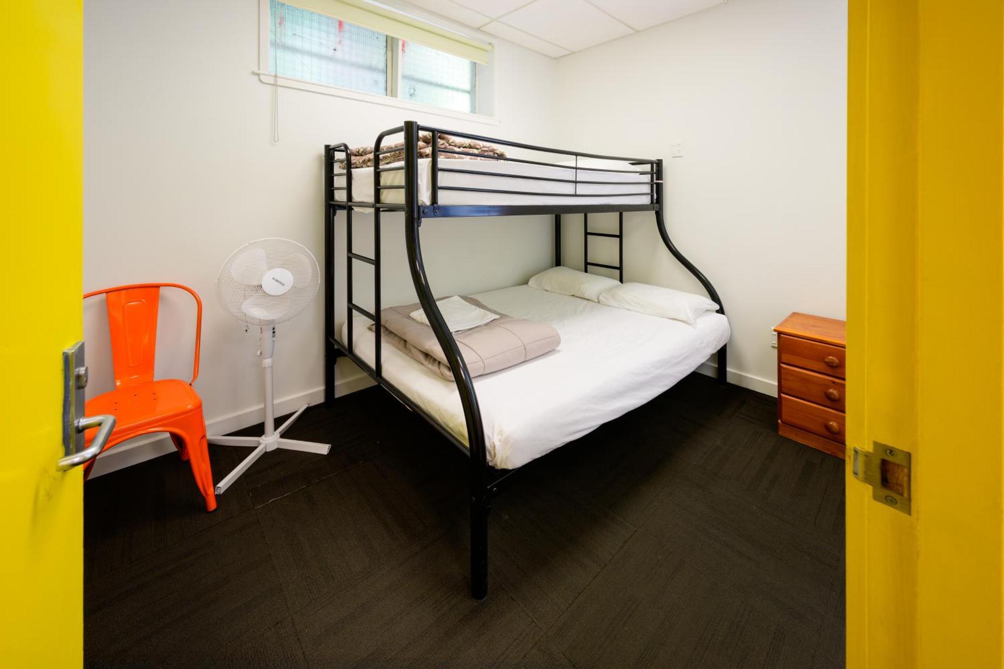 Trek Global Backpackers Hostel Wellington Exterior photo